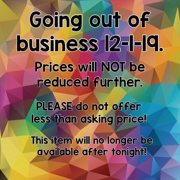 Seven7 Cropped Slightly Distressed Jeans - Picture 3 of 8